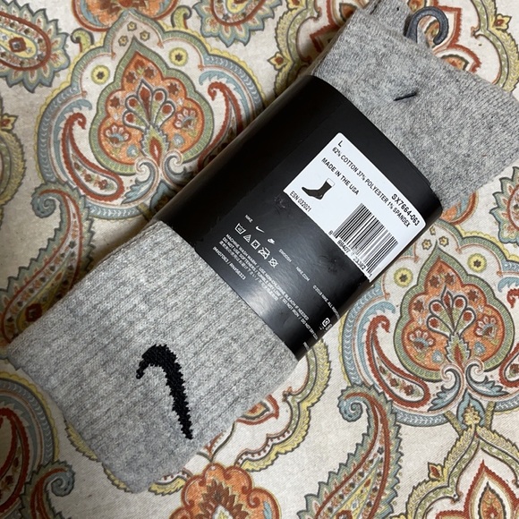 Nike 3 pairs set Socks Everyday Cushioned Crew NWT - Picture 3 of 16